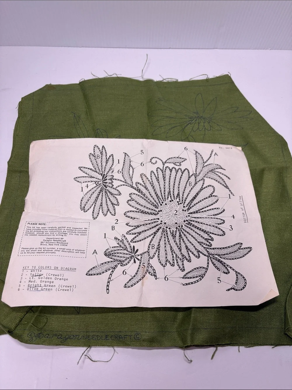 Paragon Needlecraft Crewel Daisy Pillow Kit